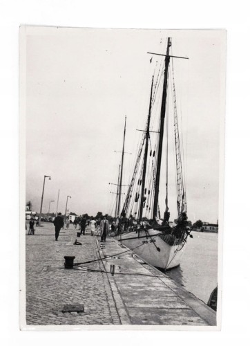 STARA FOTOGRAFIA - ŻAGLOWIEC GENERAŁ ZARUSKI l. 40/50