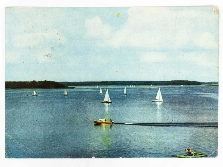 POJEZIERZE MAZURSKIE - JEZIORO KISAJNO Z ŻAGLÓWKAMI 1970 PRL