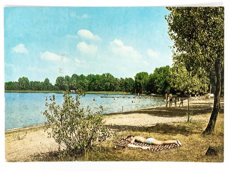 PSZCZEW - PLAŻA NAD JEZIOREM SZARCZ LATA 80. PRL