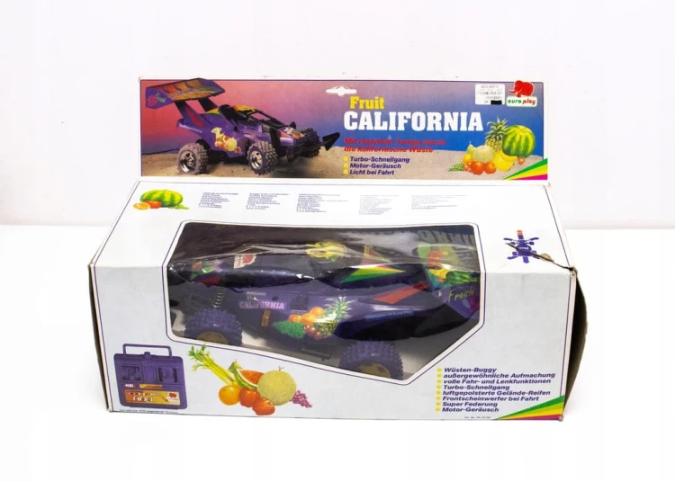 STARA ZABAWKA SAMOCHÓD NA PILOTA - FRUIT CALIFORNIA, EURO-PLAY NIEMCY