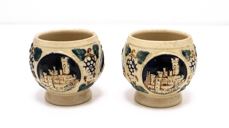 ZESTAW STARYCH KUBKÓW CERAMICZNYCH ZAMKI NIEMIECKIE