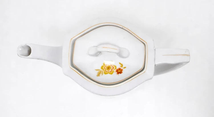 STARY PORCELANOWY DZBANEK KOLMAR CHODZIEŻ