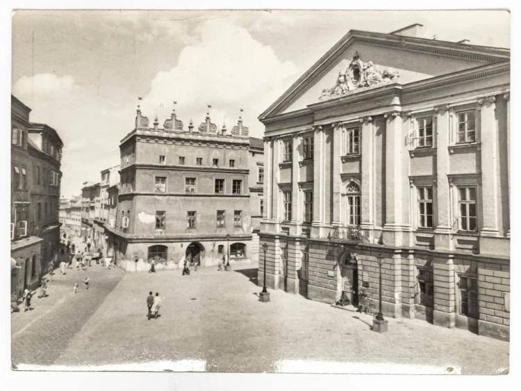 LUBLIN - RYNEK Z GMACHEM TRYBUNAŁU GŁÓWNEGO KORONNEGO LATA 60. / 70. PRL
