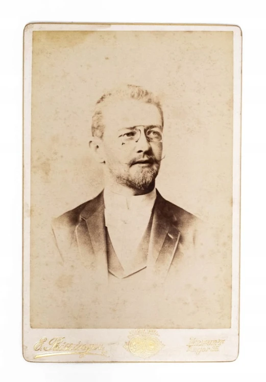 STARA FOTOGRAFIA - MĘŻCZYZNA W GARNITURZE, ATELIER ERFURT NIEMCY 1885