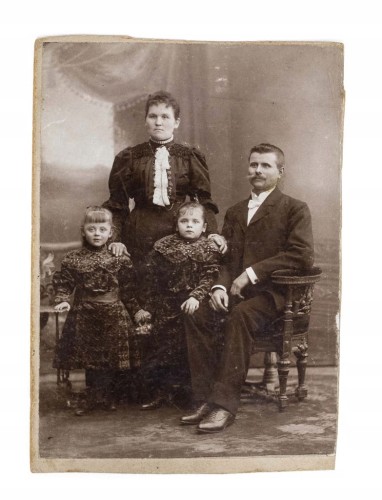 STARA FOTOGRAFIA - ZDJĘCIE RODZINNE
