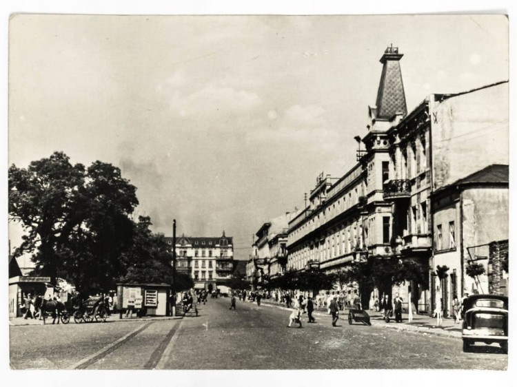 CZĘSTOCHOWA - UL. GEN. KAROLA ŚWIERCZEWSKIEGO LATA 60. PRL