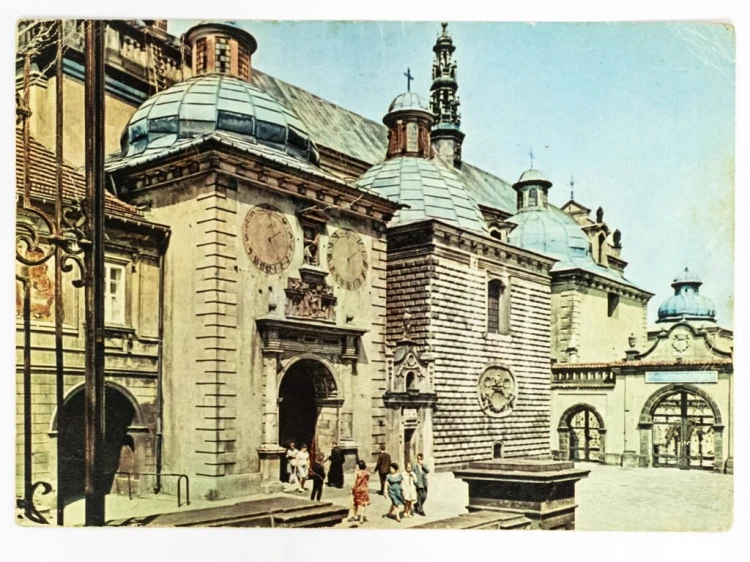 CZĘSTOCHOWA - DZIEDZINIEC KLASZTORU NA JASNEJ GÓRZE 1968 PRL