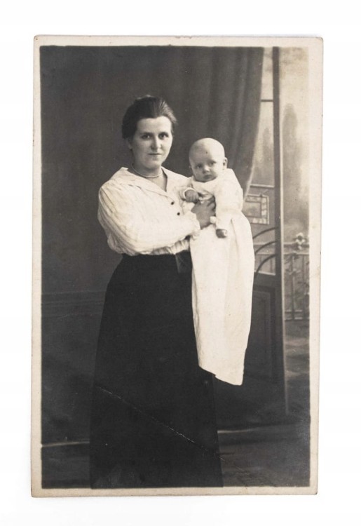STARA FOTOGRAFIA / POCZTÓWKA - MAMA Z DZIECKIEM, FRANKFURT NAD ODRĄ 1918
