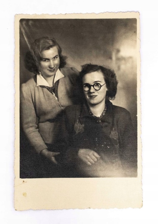 STARA FOTOGRAFIA - MŁODE KOBIETY, SIKORKI 1951