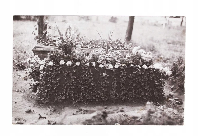 FOT NAGROBKI POWSTAŃCÓW WLKP PLEWIŃSKI I PACHOWIAK, GNIEZNO / STRZELNO 1919