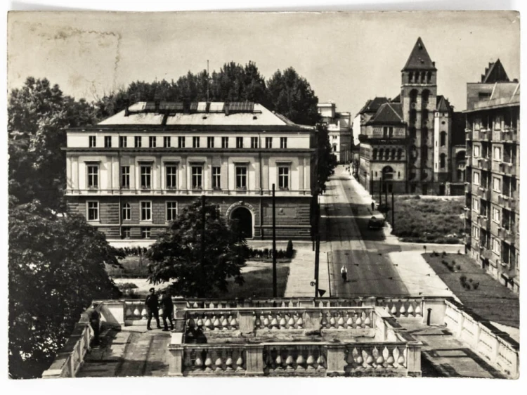 WROCŁAW - UL TEATRALNA Z PAŁACEM LEIPZIGERA I DAWNĄ ŁAŹNIĄ MIEJSKĄ 1963 PRL