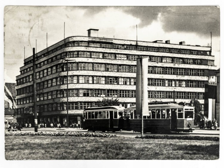 WROCŁAW - POWSZECHNY DOM TOWAROWY OBECNIE DOM HANDLOWY RENOMA LATA 50. PRL