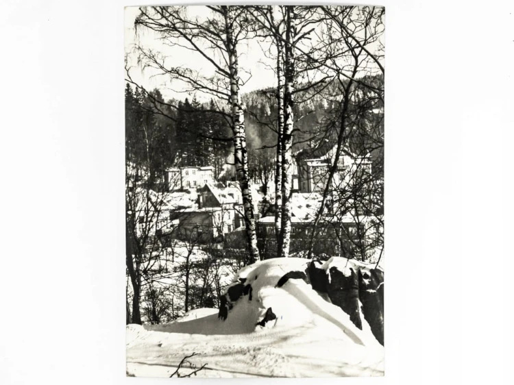 SZKLARSKA PORĘBA - WIDOK NA MIEJSCOWOŚĆ ZIMĄ 1968 PRL