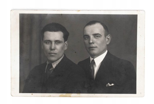 STARA FOTOGRAFIA - MĘŻCZYŹNI W GARNITURACH 1941