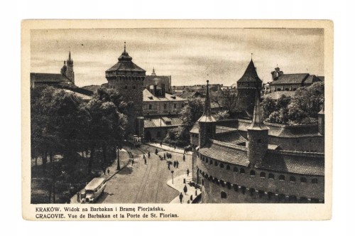 KRAKÓW - WIDOK NA BARBAKAN I BRAMĘ FLORIAŃSKĄ 1935