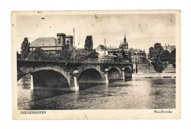 THIONVILLE, FRANCJA - MOST NAD RZEKĄ MOZELA l. 20/30