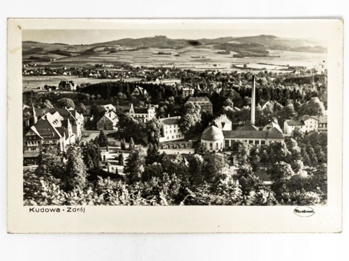 KUDOWA-ZDRÓJ - PANORAMA Z SANATORIUM POLONIA I PIJALNIĄ 1958 PRL