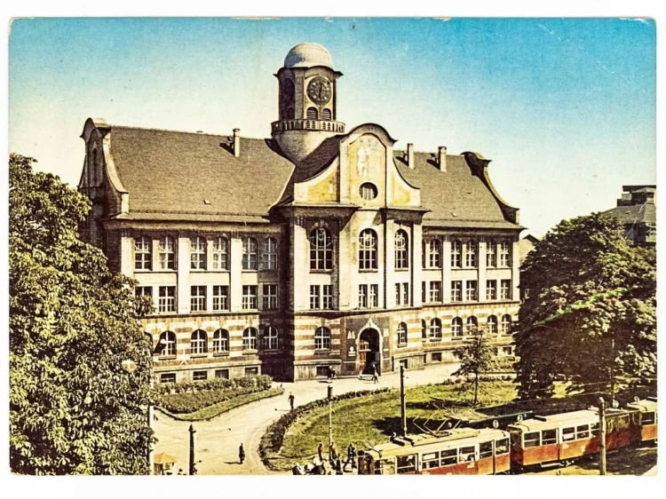 BYTOM - IV LICEUM OGÓLNOKSZTAŁCĄCE IM. BOLESŁAWA CHROBREGO LATA 70. PRL