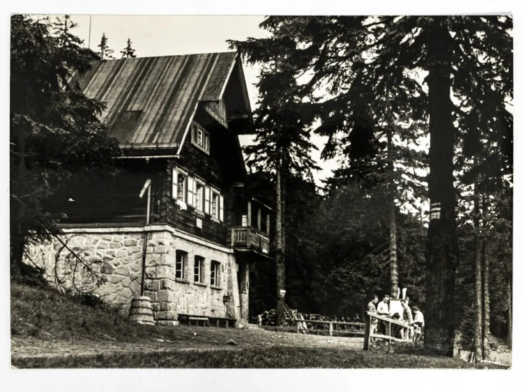BESKID ŻYWIECKI - SCHRONISKO PTTK NA LIPOWSKIEJ LATA 70. PRL