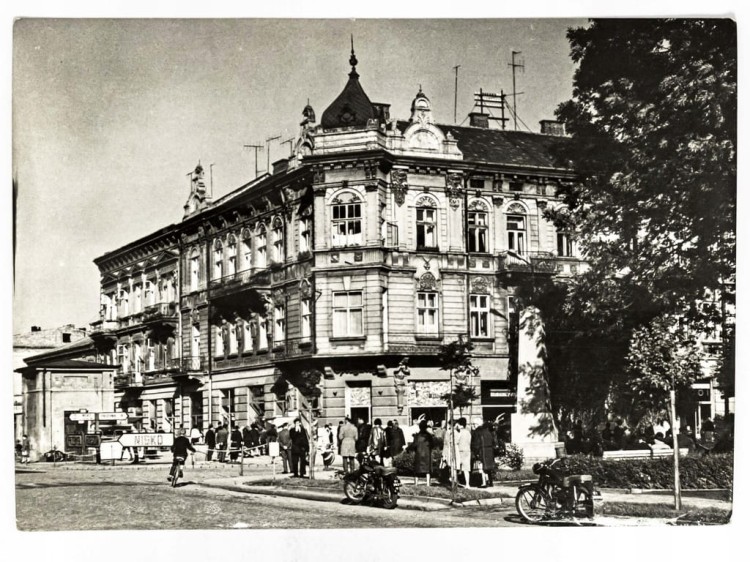 JAROSŁAW - NAROŻNIK ULIC JULIUSZA SŁOWACKIEGO I GRUNWALDZKIEJ LATA 60. PRL