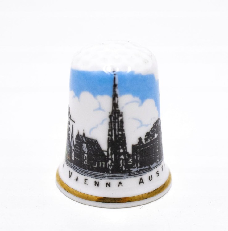 STARY PORCELANOWY NAPARSTEK - WIEDEŃ