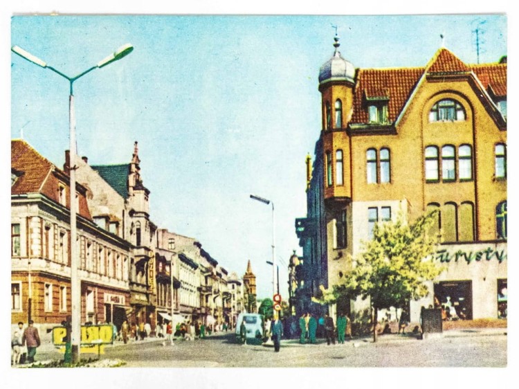 GNIEZNO - WYLOT UL. BOLESŁAWA CHROBREGO PRZY RYNKU MIEJSKIM LATA 60. PRL