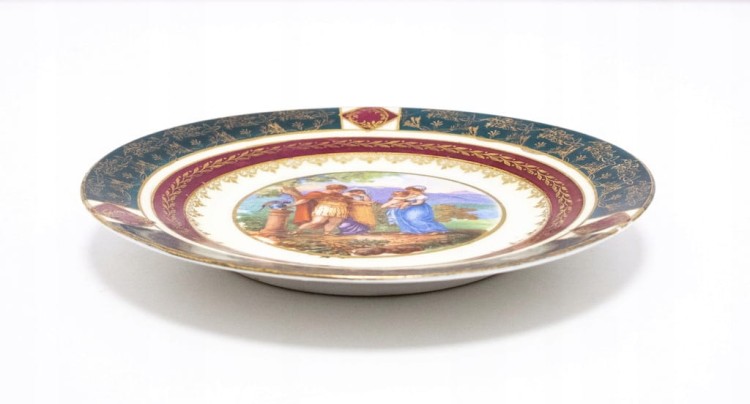 STARY PORCELANOWY TALERZYK, MOTYW FIGURALNY