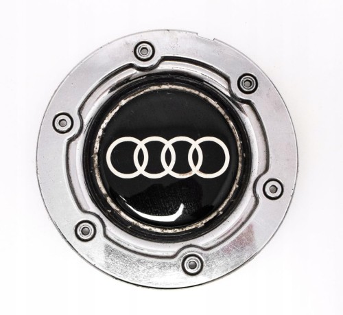STARY ZNACZEK SAMOCHODOWY DEKIELEK AUDI