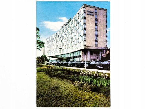 POZNAŃ - HOTEL MERKURY STARE SAMOCHODY LATA 60. / 70. PRL