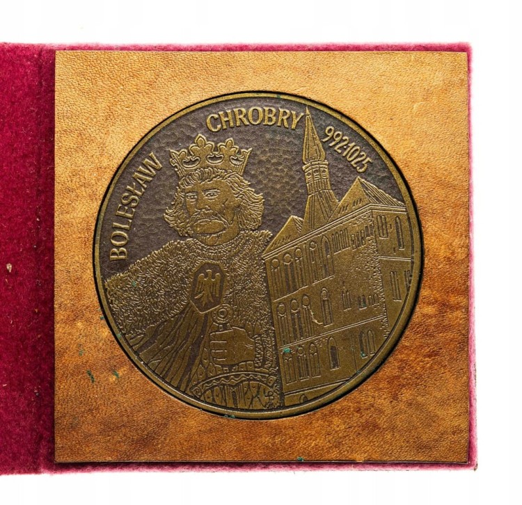 MEDAL BOLESŁAW CHROBRY, 1000 LAT UTWORZENIA BISKUPSTWA W KOŁOBRZEGU 2000