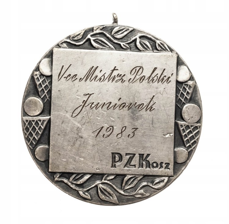 MEDAL V-CE MISTRZ POLSKI JUNIOREK W KOSZYKÓWCE 1983