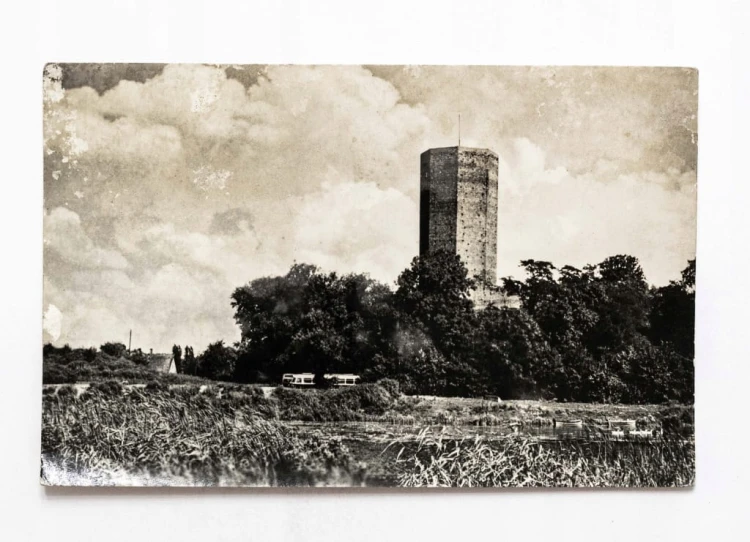 KRUSZWICA - MYSIA WIEŻA NAD JEZIOREM GOPŁO l. 60