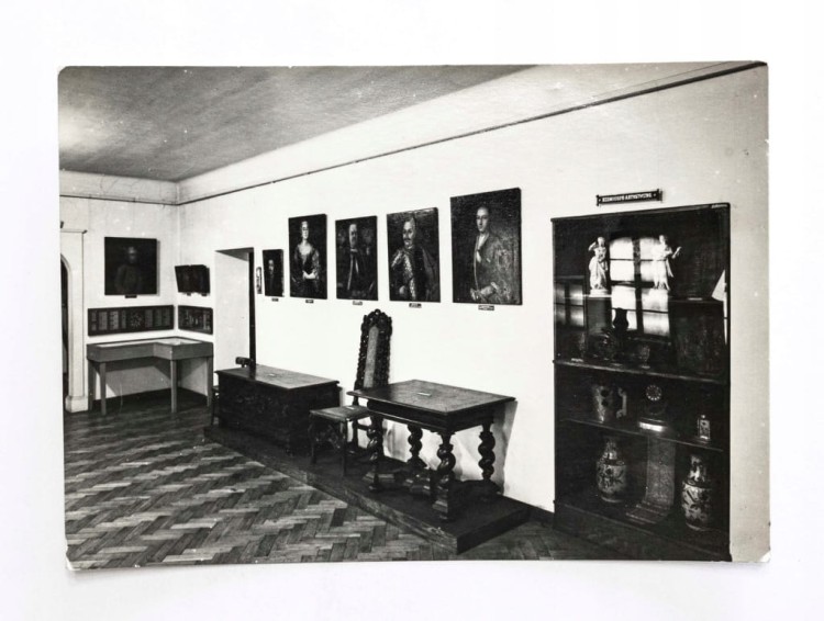SIERADZ - FRAGMENT EKSPOZYCJI MUZEUM REGIONALNEGO 1967