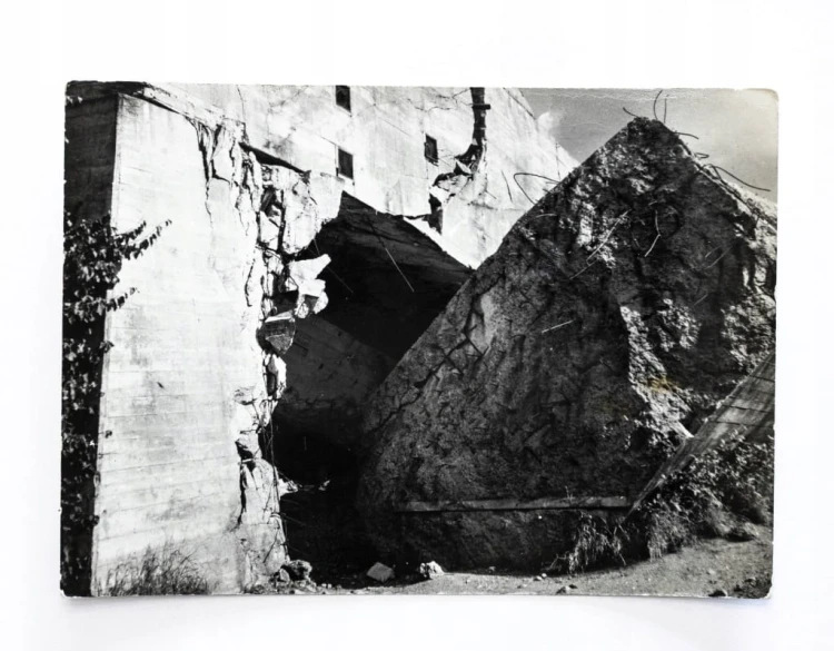 GIERŁOŻ - FRAGMENT BYŁEJ KWATERY GŁÓWNEJ HITLERA, WILCZY SZANIEC l. 60