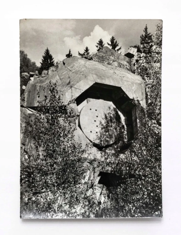 GIERŁOŻ - FRAGMENT BYŁEJ KWATERY GŁÓWNEJ HITLERA, WILCZY SZANIEC l. 60