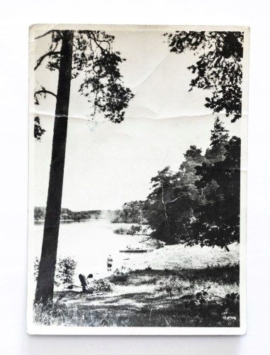 POJEZIERZE MAZURSKIE - JEZIORO, ŁÓDKA NAD BRZEGIEM 1961
