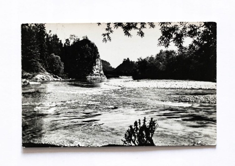 CZORSZTYN - WIDOK NA ZAMEK W NIEDZICY 1958