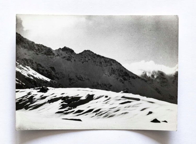 TATRY - DOLINA PIĘCIU STAWÓW, WIDOK NA WYŻNI I NIŻNI KOSTUR l. 60