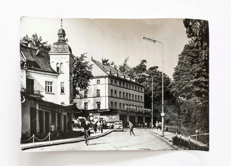 KUDOWA-ZDRÓJ - ULICA ZDROJOWA, SAMOCHÓD, ROWER 1968