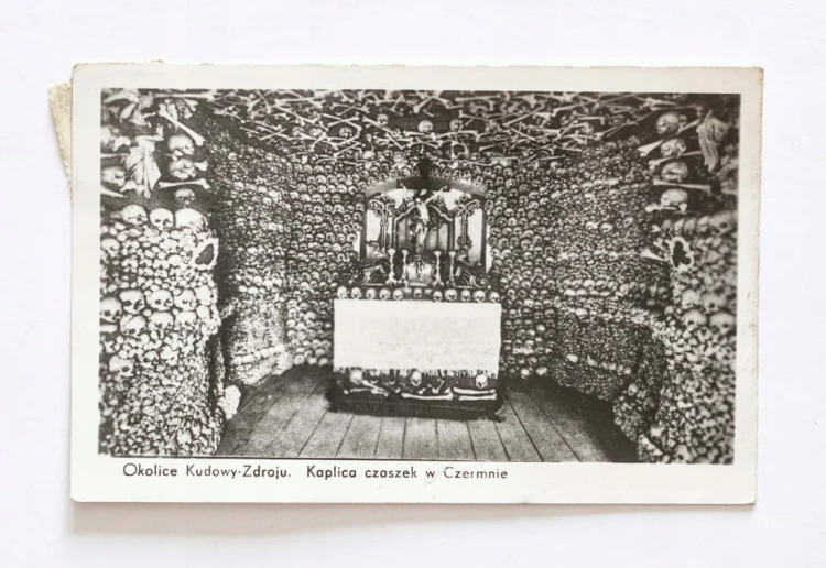 CZERMNA, KUDOWA ZDRÓJ - KAPLICA CZASZEK 1958