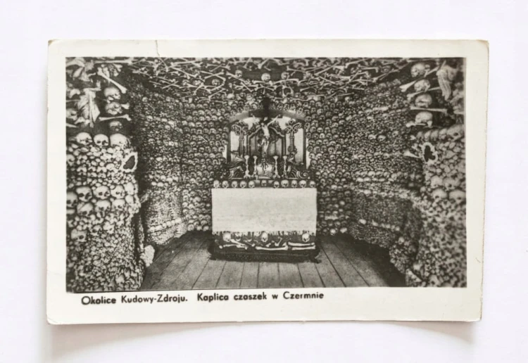 CZERMNA, KUDOWA ZDRÓJ - KAPLICA CZASZEK 1957