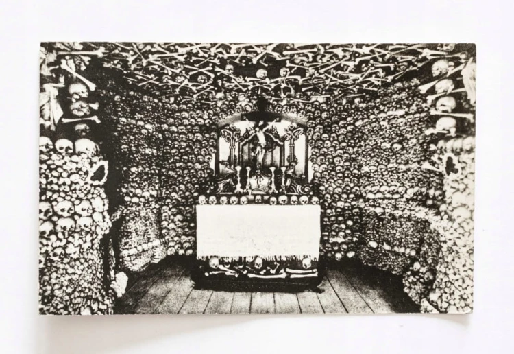 CZERMNA, KUDOWA ZDRÓJ - KAPLICA CZASZEK l. 50/60