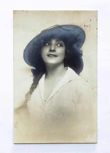 STARA POCZTÓWKA - KOBIETA W KAPELUSZU, FELDPOST, POZNAŃ / KALISZ 1917