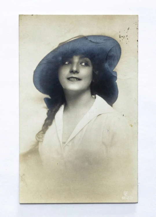 STARA POCZTÓWKA - KOBIETA W KAPELUSZU, FELDPOST, POZNAŃ / KALISZ 1917