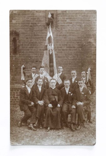 STARA FOTOGRAFIA, POŚWIĘCENIE SZTANDARU TOWARZYSTWO UCZNIÓW KUPIECKICH 1917