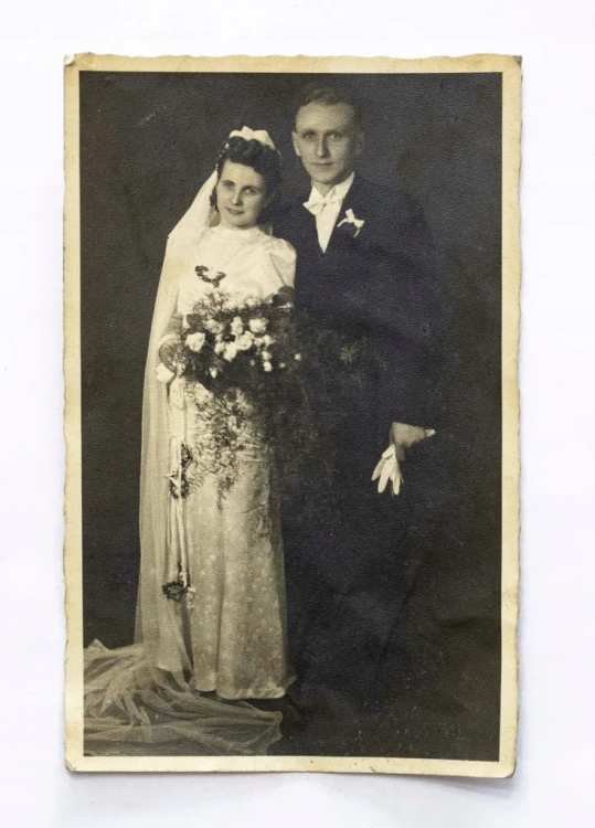 STARA FOTOGRAFIA - MŁODA PARA, ŚLUB, WĄGROWIEC 1945