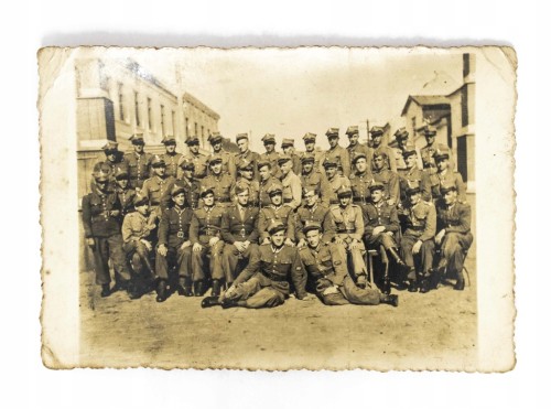FOTOGRAFIA, ŻOŁNIERZE 11 ODCINEK WOJSK OCHRONY POGRANICZA, BARWICE 1946