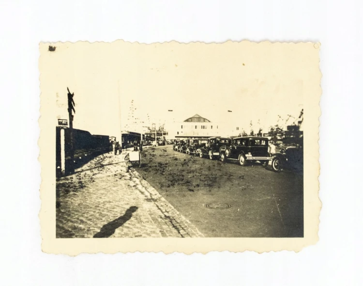 STARA FOTOGRAFIA - ULICA MIASTA Z SAMOCHODAMI 1938, GDYNIA PORT