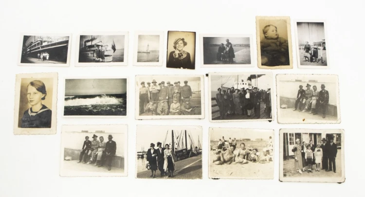 ZESTAW STARYCH FOTOGRAFII RODZINNYCH - PORT GDYNIA l. 30