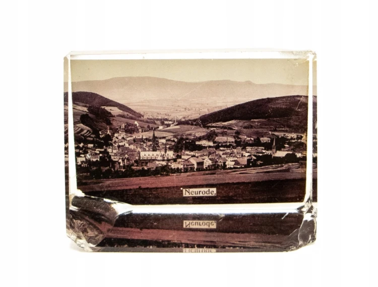 STARY SZKLANY PRZYCISK DO PAPIERU NEURODE, PANORAMA MIASTA NOWA RUDA